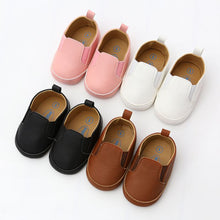 Load image into Gallery viewer, Baby Shoes Leather Moccasin Infant Footwears Black shoes for Newborn Leather baby boy shoes Pu Leather Prewalkers Boots r