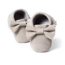 Load image into Gallery viewer, 2019 Butterfly-knot Tassels Bow Baby Moccasin Quality Infant Babies First Walkers Newborn Footwears Indoor Baby Girls Boots